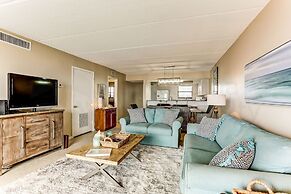 Comfy Upper Unit Condo to Enjoy the Beach or the Fishing by RedAwning