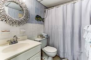 Comfy Upper Unit Condo to Enjoy the Beach or the Fishing by RedAwning