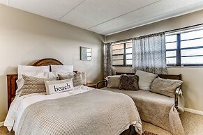 Comfy Upper Unit Condo to Enjoy the Beach or the Fishing by RedAwning