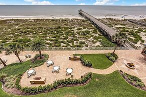 Comfy Upper Unit Condo to Enjoy the Beach or the Fishing by RedAwning