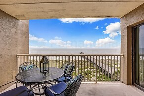 Comfy Upper Unit Condo to Enjoy the Beach or the Fishing by RedAwning