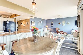 Coastline Condo with private Balcony to Enjoy Views of the Atlantic Oc