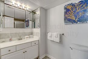 Oceanfront Condo with Beach Access, Pool, and Tennis Court by RedAwnin