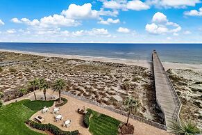 Oceanfront Condo with Beach Access, Pool, and Tennis Court by RedAwnin