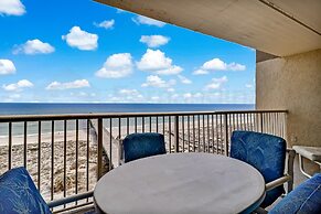 Oceanfront Condo with Beach Access, Pool, and Tennis Court by RedAwnin