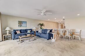 Oceanfront Condo with Beach Access, Pool, and Tennis Court by RedAwnin