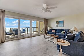 Oceanfront Condo with Beach Access, Pool, and Tennis Court by RedAwnin
