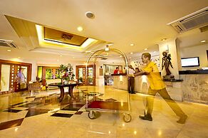 Puri KIIC Golf View Hotel