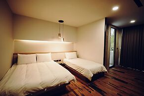 Sun Moon Lake 5Boat B&B