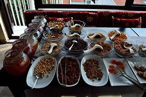 Hotel Alp Guesthouse