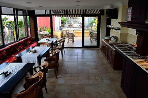 Hotel Alp Guesthouse