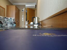Golden Lounge Hotel