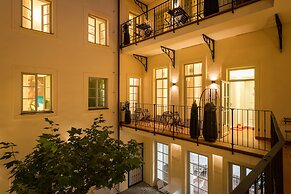 Old Royal Post Boutique Hotel & Premium Suites