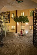 Old Royal Post Boutique Hotel & Premium Suites