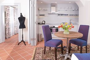 Old Royal Post Boutique Hotel & Premium Suites