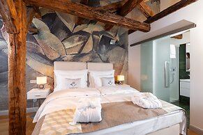 Old Royal Post Boutique Hotel & Premium Suites