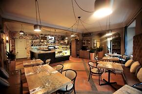 Old Royal Post Boutique Hotel & Premium Suites