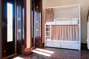Sant Jordi Hostels Lisbon