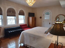 Connellsville B&B