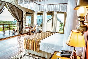 Paraa Safari Lodge