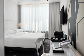 Dua Miami, Autograph Collection