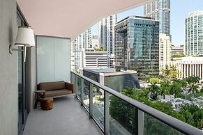 Dua Miami, Autograph Collection