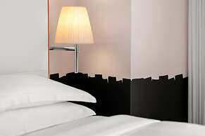 Dua Miami, Autograph Collection