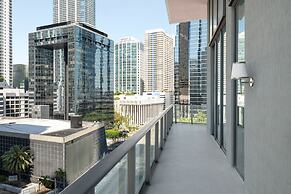 Dua Miami, Autograph Collection