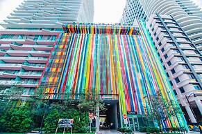 Dua Miami, Autograph Collection