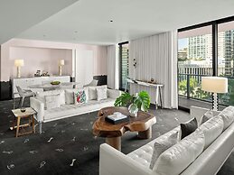 Dua Miami, Autograph Collection