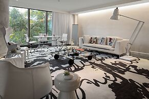 Dua Miami, Autograph Collection