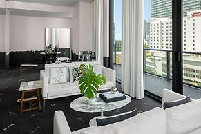 Dua Miami, Autograph Collection