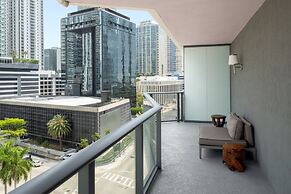 Dua Miami, Autograph Collection