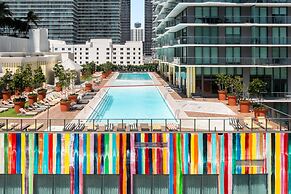 Dua Miami, Autograph Collection