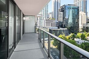 Dua Miami, Autograph Collection