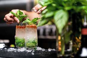 Dua Miami, Autograph Collection