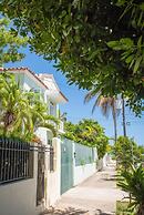 Numero Uno Beach Apartments