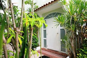 Numero Uno Beach Apartments