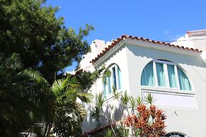 Numero Uno Beach Apartments