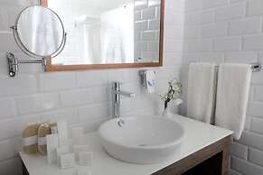 Design Plus Seya Beach Hotel