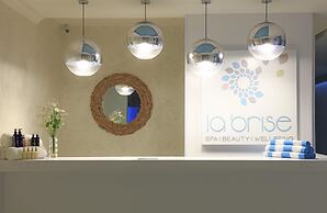 Design Plus Seya Beach Hotel