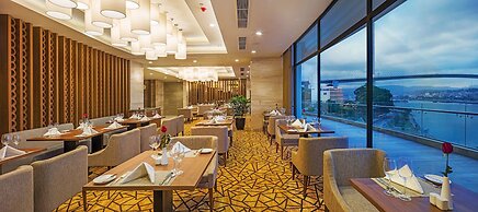 Wyndham Legend Halong Hotel