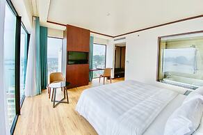 Wyndham Legend Halong Hotel