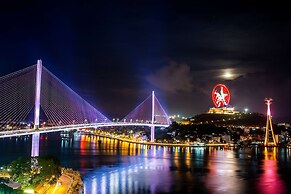 Wyndham Legend Halong Hotel