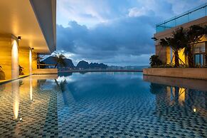Wyndham Legend Halong Hotel