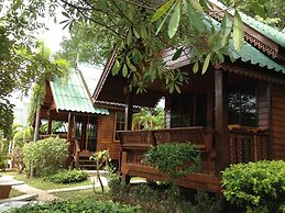 Baan Ing Khao Resort
