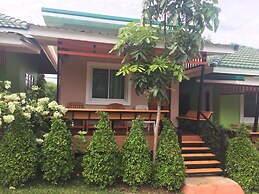 Baan Ing Khao Resort