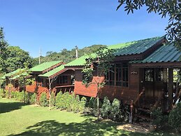 Baan Ing Khao Resort