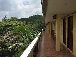 Baan Ing Khao Resort