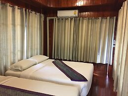 Baan Ing Khao Resort